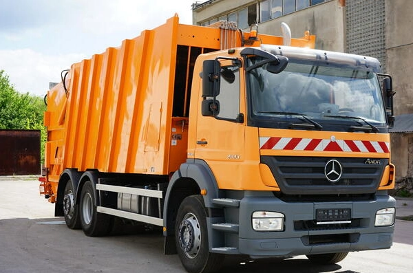 Ogłoszenie - śmieciarka trzyosiowa Mercedes Axor 2533 FAUN 524m3 EURO 5 - 99 000,00 zł