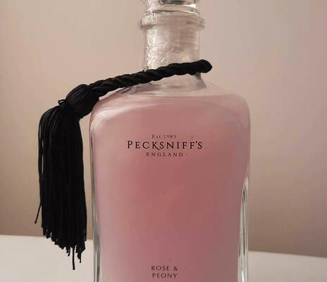 Ogłoszenie - Pecksniffs Luxury Bath Soak 700ml - Rose & Peony - 99,00 zł