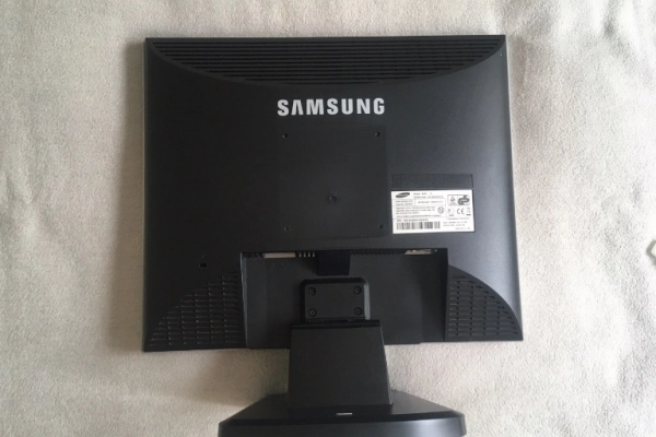 Ogłoszenie - Monitor 19 cali Samsung 913V - 59,00 zł