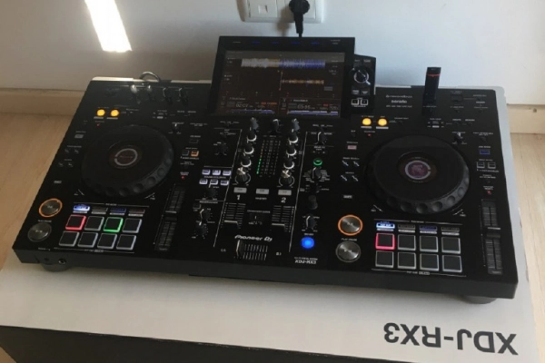 Ogłoszenie - Pioneer DJ XDJ-RX3, Pioneer DDJ-REV7 DJ Kontroler, Pioneer XDJ XZ , Pioneer CDJ-3000, Pioneer CDJ 2000NXS2, DJM 900NXS2 - Hiszpania