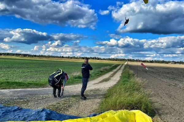 Ogłoszenie - Szkolenie paralotniowe \ kurs paralotniowy PP Śląsk, Łódzkie, Świętokrzyskie  paralotnie-allinclusive.pl - Częstochowa - 3 600,00 zł