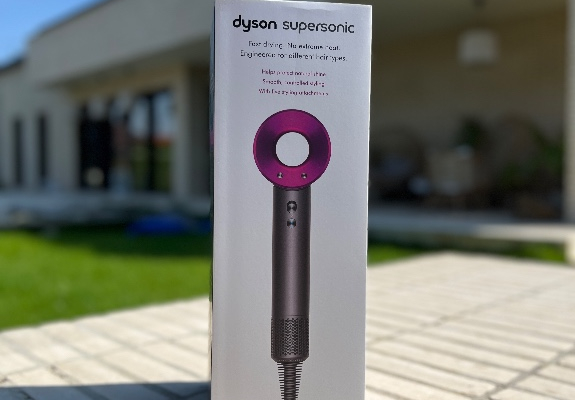 Ogłoszenie - NOWA suszarka do włosów Dyson Supersonic Stal/Fuksja Faktura - Bydgoszcz - 1 050,00 zł