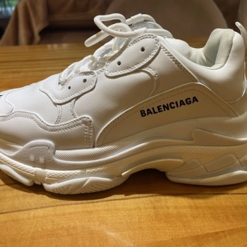 Ogłoszenie - Balenciaga Triple S biale r. 41 unisex - Wielkopolskie - 780,00 zł