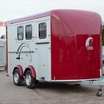 Ogłoszenie - Przyczepa do przewozu koni Przyczepa Aluminiowa Trzykonna marki Debon Cheval Liberte Przyczepa model Minimax - 86 800,00 zł