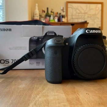 Ogłoszenie - Canon EOS 5D Mark IV, Canon EOS R5, Canon EOS R6 Mirrorless Camera - 4 800,00 zł