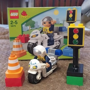 Ogłoszenie - Motocykl policyjny Lego Duplo 5679 - 20,00 zł