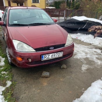 Ogłoszenie - Sprzedam Ford Focus 1,6 benzyna z 2000r. - Rzeszów - 2 000,00 zł