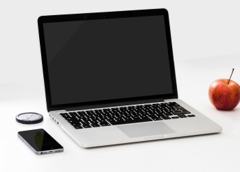 Blog: Jak wybrać dobry laptop do domu i pracy? Kompletny poradnik dla kupujących