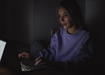 Blog: Rzeczy, które ludzie najczęściej kupują wieczorem (i później tego żałują)