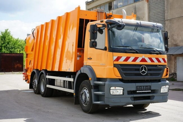 Ogłoszenie - śmieciarka trzyosiowa Mercedes Axor 2533 FAUN 524m3 EURO 5 - 99 000,00 zł