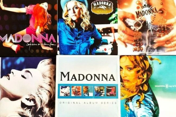 Ogłoszenie - Sprzedam Zestaw Album CD 5 płytowy Madonna płyty Nowe Folia - 78,00 zł