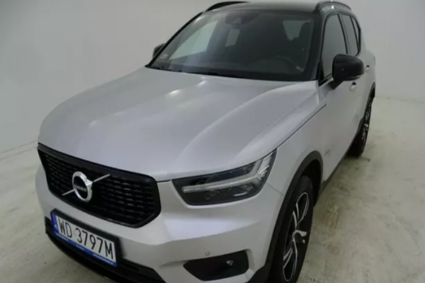 Ogłoszenie - Volvo XC 40 D4 AWD R-Design Salon - 149 900,00 zł