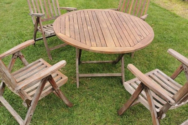 Ogłoszenie - Komplet drewniany ogrodowy stół + 4 x krzesła - 999,00 zł