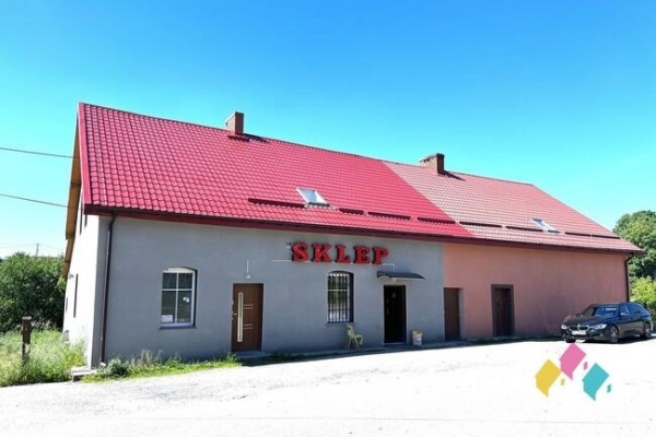 Ogłoszenie - Obiekt z lokalem usługowym i 2 mieszkaniami - 559 000,00 zł