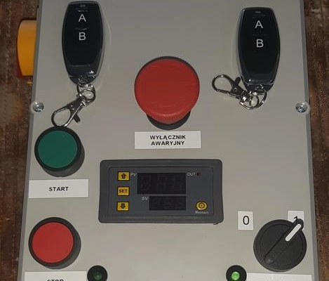 Ogłoszenie - Sterownik zgarniacza hydraulicznego na pilota, automat - 650,00 zł