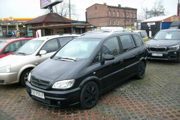 Ogłoszenie - Opel Zafira z gazem - 4 500,00 zł