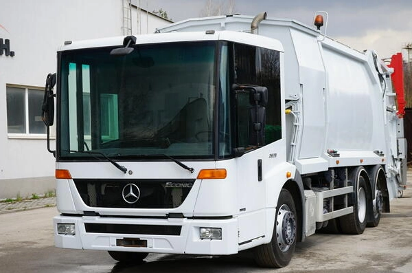 Ogłoszenie - Mercedes Econic śmieciarka dwukomorowa NORBA z dźwigiem HDS - 99 000,00 zł