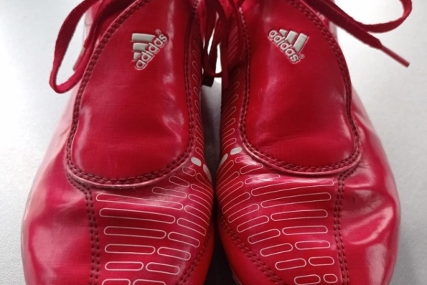 Ogłoszenie - Adidas buty piłkarskie czerwone korki r.38 - 50,00 zł