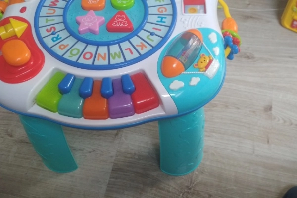 Ogłoszenie - Puzzle Trefl Myszka Miki i Pluto w wesołym miasteczku 30 el. - 12,00 zł