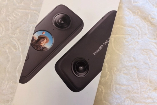 Ogłoszenie - Kamera sferyczna Insta360 ONE X2 + selfie stick i tripod Insta360 - 1 850,00 zł