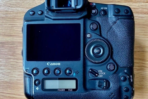 Ogłoszenie - Canon EOS 5D Mark IV, Canon EOS R5, Canon EOS R6 Mirrorless Camera - 4 800,00 zł