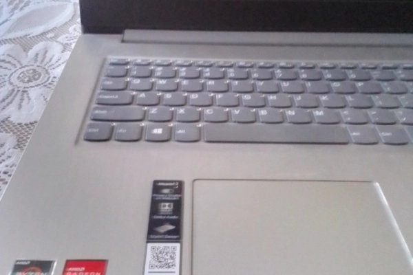 Ogłoszenie - Laptop Lenovo 17-A - 3 500,00 zł