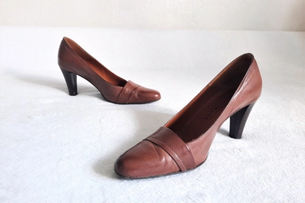 Ogłoszenie - Buty czółenka na słupku skóra 37 - 45,00 zł