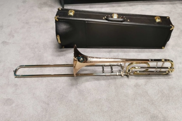 Ogłoszenie - Sprzedam Puzon C.G. Conn 88H Symphony + odważnik Conn - 9 500,00 zł