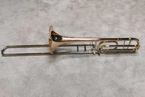 Ogłoszenie - Sprzedam Puzon C.G. Conn 88H Symphony + odważnik Conn - 9 500,00 zł