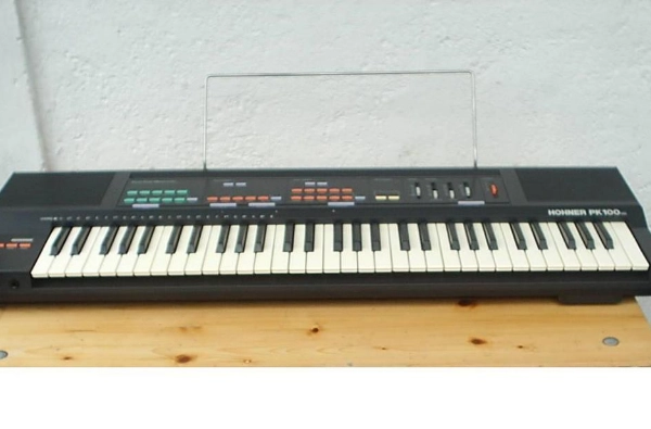 Ogłoszenie - Pradawny Hohner PK-100 Midi z osprzętem, rocznik 1987 - 600,00 zł