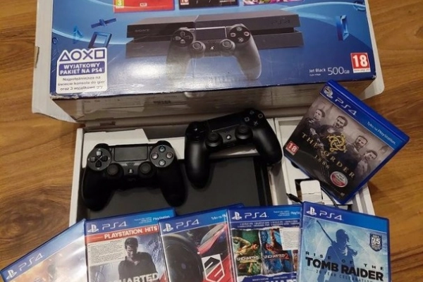 Ogłoszenie - PlayStation 4 plus 6 gier jak nówka ,warto, okazja ! - 1 550,00 zł