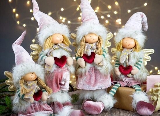 Ogłoszenie - Figurka świąteczna DOLL elf w zimowym stroju z miękkich tkanin - 99,92 zł