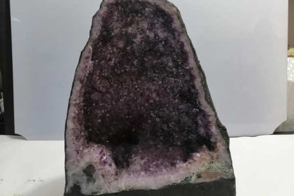 Ogłoszenie - Naturalny kamień Ametyst w formie geody groty piękna krystalizacja - 2 150,00 zł