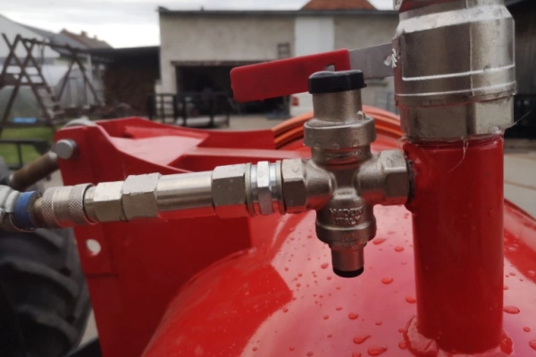 Ogłoszenie - Zbiornik przeciw-pożarowy, obciążnik - balast do ciągnika, myjka ciśnieniowa - urządzenie 3w1 - Mielec - 6 500,00 zł