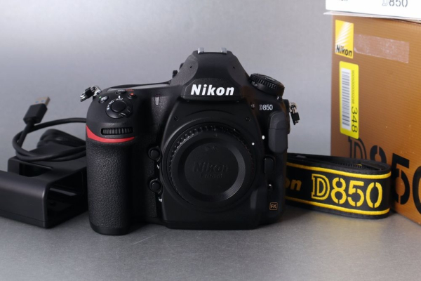 Ogłoszenie - Nikon D850 w oryginalnym opakowaniu - Hiszpania - 3 200,00 zł