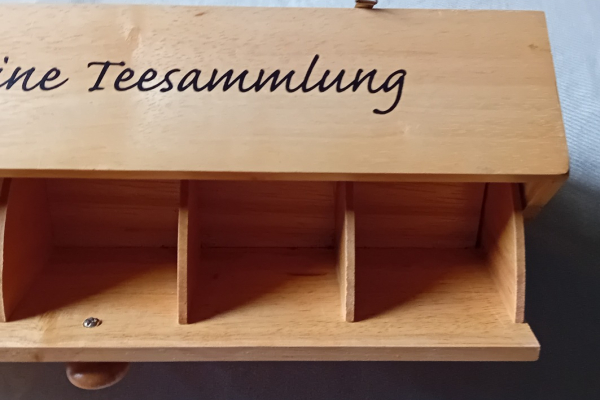 Ogłoszenie - Drewniane zawieszane pudełko na herbatę Meine Kleine Teesammlung. - Kalisz - 55,00 zł