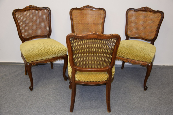 Ogłoszenie - stół rozkładany i 4 krzesła - Olsztyn - 1 680,00 zł