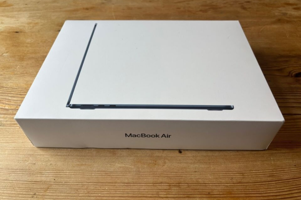 Ogłoszenie - Apple MacBook Air M2 chip, MacBook Pro, MacBook Pro M2, Mac mini M2 chip, Mac Studio M1 Max - Hiszpania - 1 850,00 zł