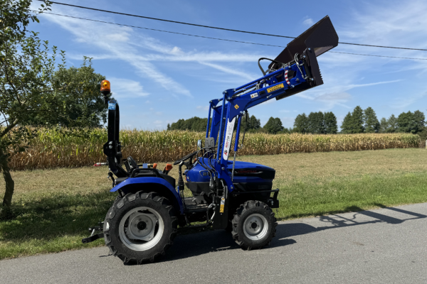 Ogłoszenie - ŁADOWACZ do traktora ogrodniczego do mini traktorka Farmtrac z samopoziomowaniem - 10 500,00 zł