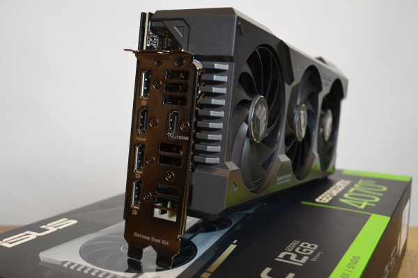 Ogłoszenie - Kup GeForce RTX 4090 dla najwyższej jakości gier - Krapkowice - 5 657,00 zł