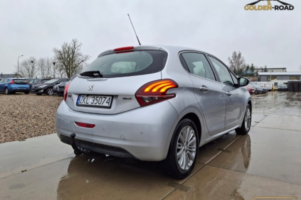 Ogłoszenie - 208  1,2 benz. klima kamera navi alu wspomaganie zarejestrowany. Zdjęcie 5