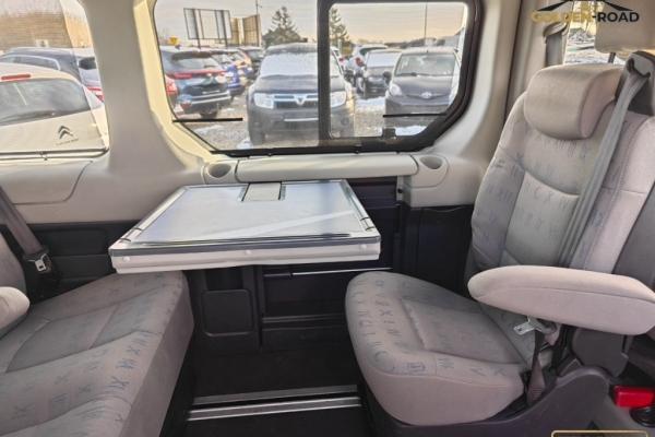 Ogłoszenie - TRAFIC 2,0 dci 115KM 6 osobowy łóżko stolik klima wspomaganie opłacony. Zdjęcie 10