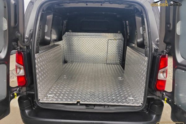 Ogłoszenie - BERLINGO 1,5 hdi 130KM automat navi kamera 3 os alu klimatronik FV23% zarejestr - Kołobrzeg - 44 900,00 zł