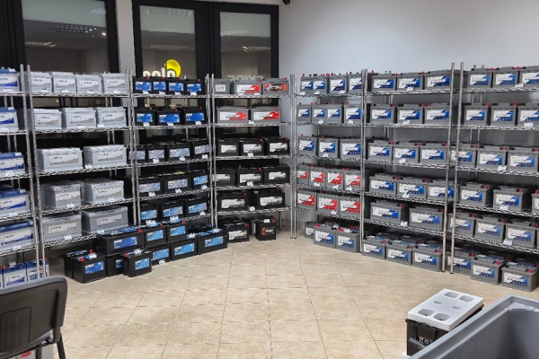 Ogłoszenie - Akumulator Exide Premium 61AH 600A prawy+ - Lubin - 319,00 zł