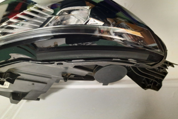 Ogłoszenie - Polecam -Lampa przednia prawa Peugeot 3008 i5008 II 2016-2021 - Mazowieckie - 485,00 zł