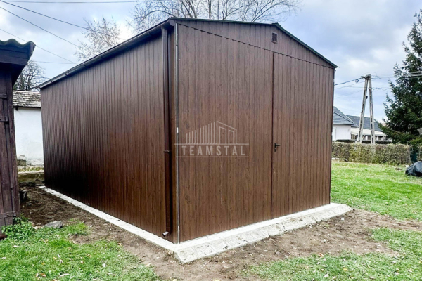 Ogłoszenie - Garaż blaszany 4x6m - brama dwuskrzydłowa - drzwi - ciemny orzech - drewnopodobny - dach dwuspadowy TS1018 - Malbork - 10 400,00 zł