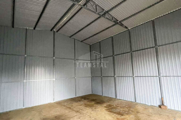 Ogłoszenie - Garaż blaszany 4x6m - brama dwuskrzydłowa - drzwi - ciemny orzech - drewnopodobny - dach dwuspadowy TS1018 - Malbork - 10 400,00 zł