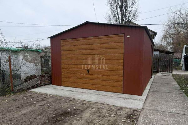 Ogłoszenie - Garaż blaszany 4,5x6m - brama uchylna - drzwi - okno - ciemny brąz - drewnopodobny - dach dwuspadowy TS1017 - Grudziądz - 8 200,00 zł