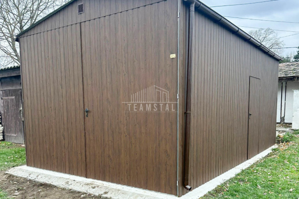 Ogłoszenie - Garaż blaszany 4x6m - brama dwuskrzydłowa - drzwi - ciemny orzech - drewnopodobny - dach dwuspadowy TS1018 - Malbork - 10 400,00 zł