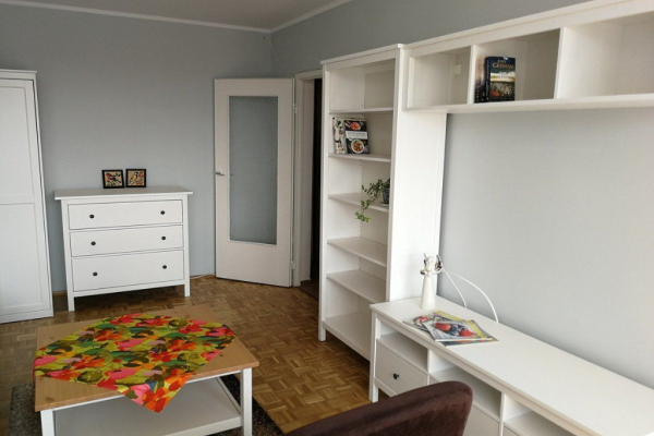 Ogłoszenie - 2pok, 37met, okolice Lotniczej BALKON/WINDA (Wrocław) - Wrocław - 1 650,00 zł